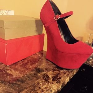 Red wedges