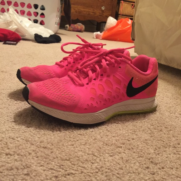 Pink nike Pegasus 31