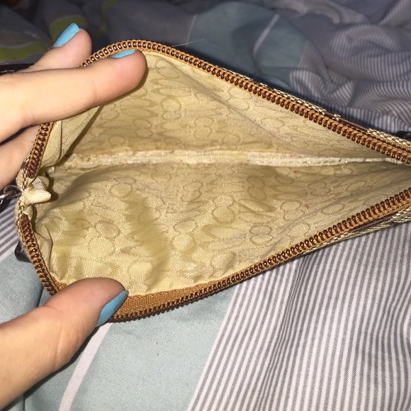 Coach wristlet - Picture 3 of 3