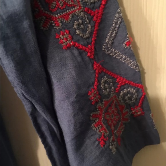 Johnny Was 3M Workshop Blue top w/Red Embroider - Picture 3 of 4