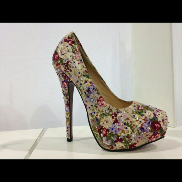 Heels - Picture 2 of 4