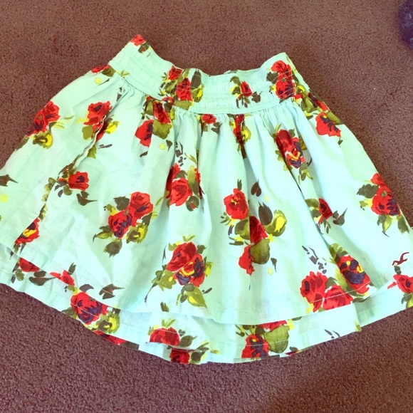 Hollister skirt