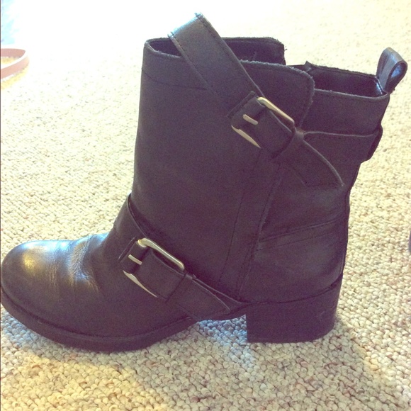 womens black leather boots
