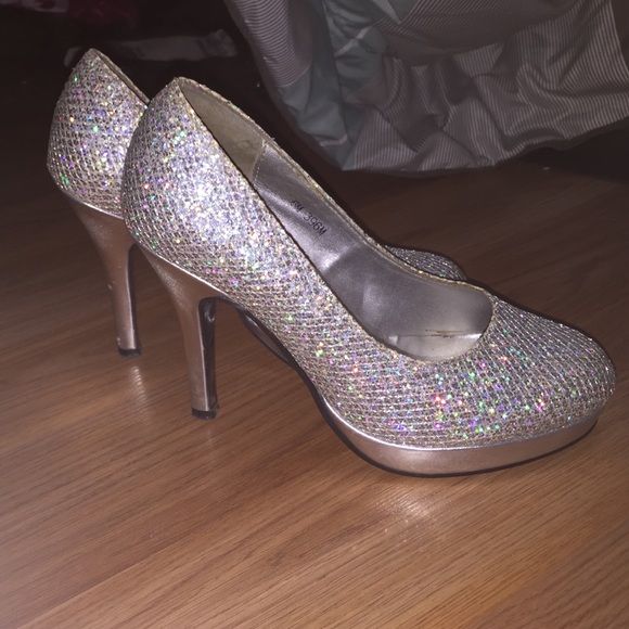 Touch ups prom shoes - Picture 1 of 2