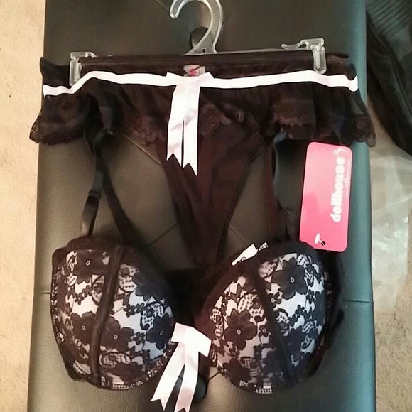 New 34C/medium Bra and Panty Set