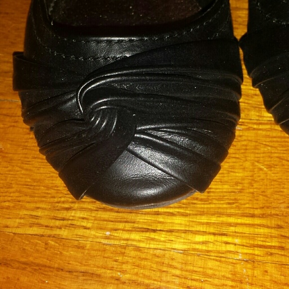 Flats - Picture 2 of 4