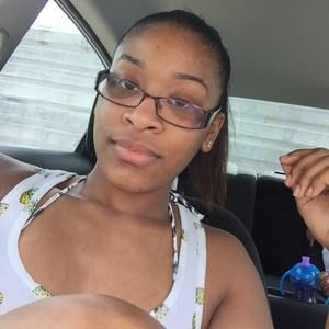 Meet your Posher, Damonica