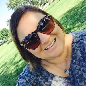 Meet your Posher, Benita