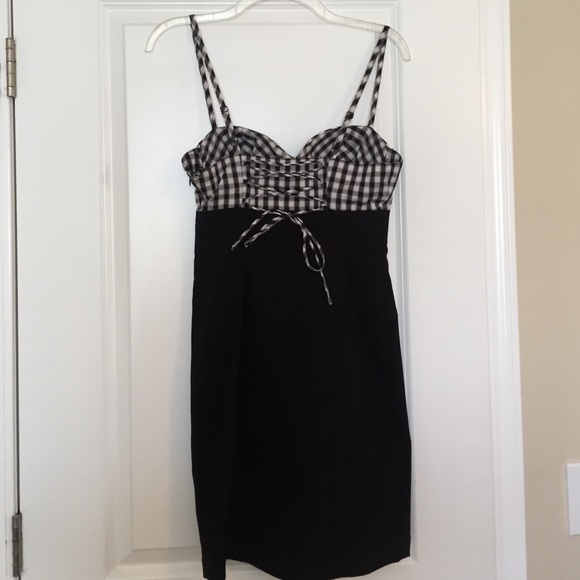 NWT Guess skater dress - size 9 - Picture 2 of 4