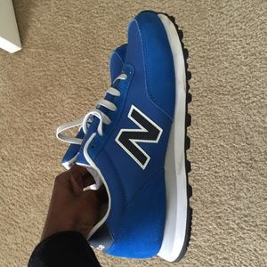 Royal blue new balances 9-1/2 in men