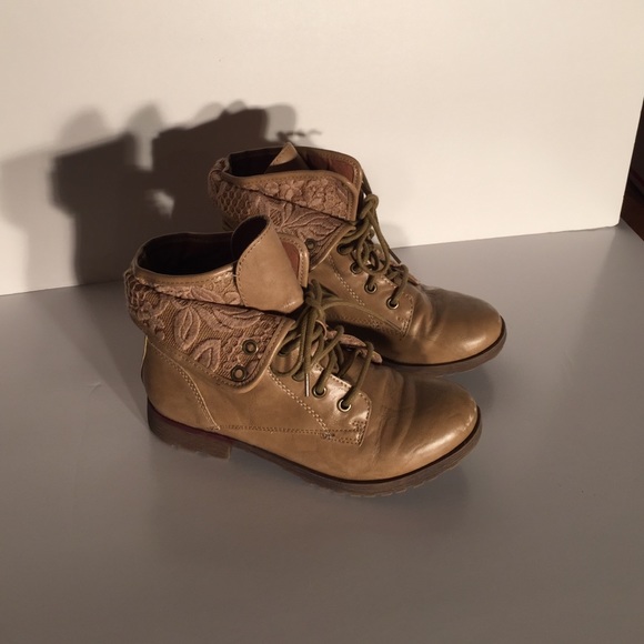 Rock and Candy cute industrial boots😄