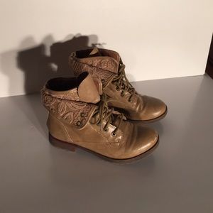 Rock and Candy cute industrial boots😄