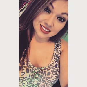 Meet your Posher, Melanie