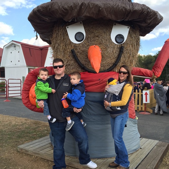 Meet your Posher, Nikki - Picture 2 of 2