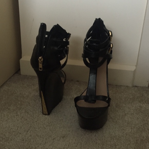Platform shoes
