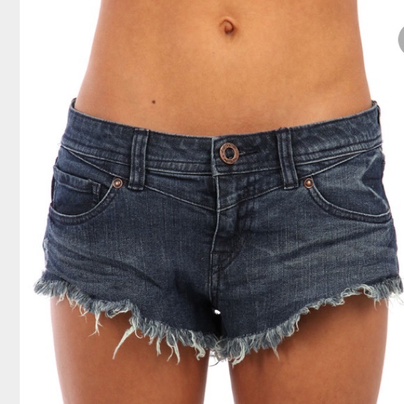 Volvom Shorts