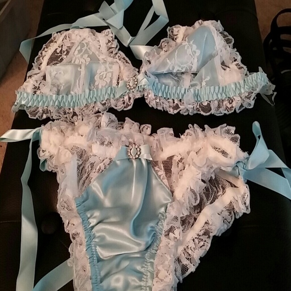 ON HOLD!!!Fredricks of Hollywood Bra and Panty Set