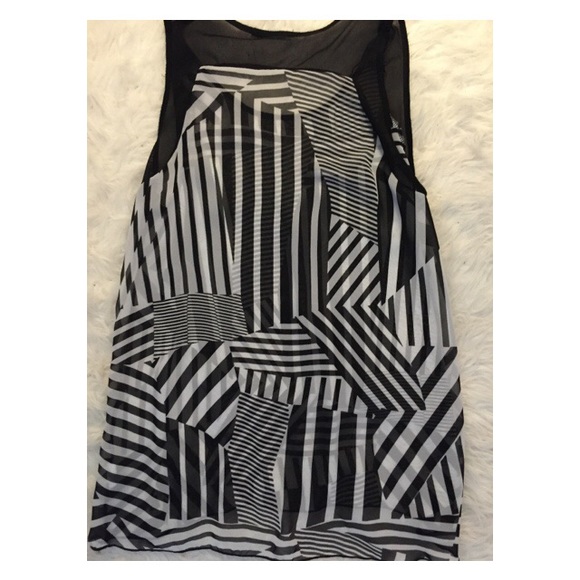 Black and white tank top💖 - Picture 2 of 2