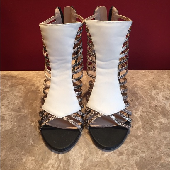 Izabella rue Shoes - Izbella Rue wedges