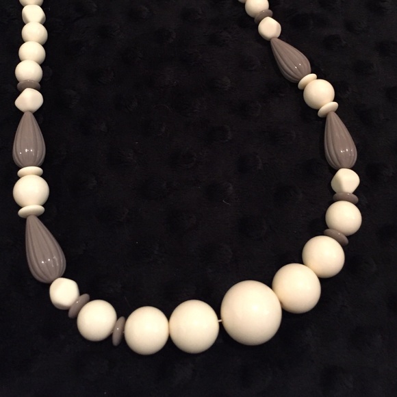 Vintage Avon Ivoryesque Patterns Necklace