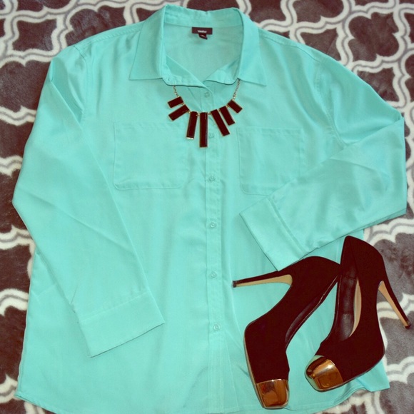 Mint button down blouse - Picture 1 of 1