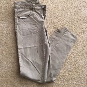 khaki colored skinny jeans