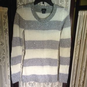 Grey and white sweater!