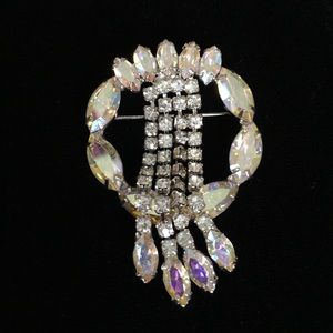 Stunning VINTAGE brooch