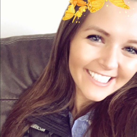 Meet your Posher, Alyson - Picture 3 of 4