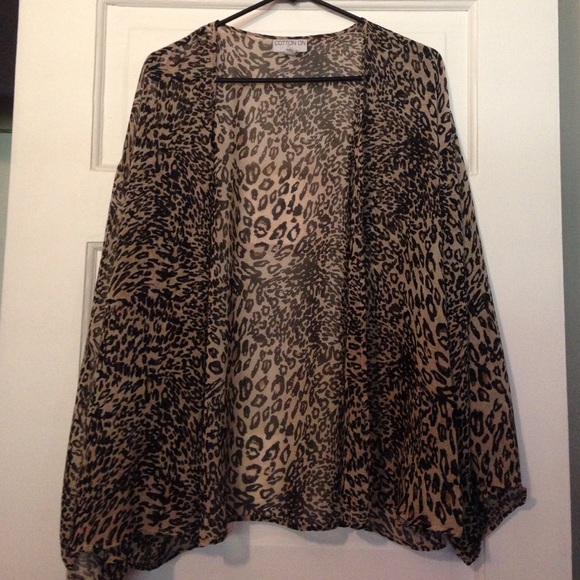 Shear leopard kimono