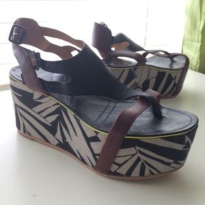 Print style sandals