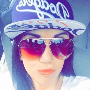 Meet your Posher, Leslie