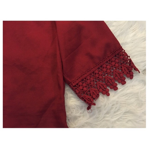 Sexy red crop top - Picture 2 of 3