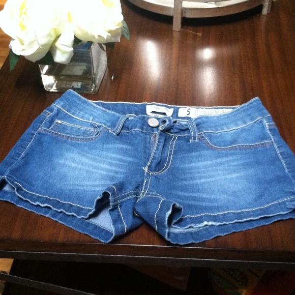 Shorts - Picture 1 of 2