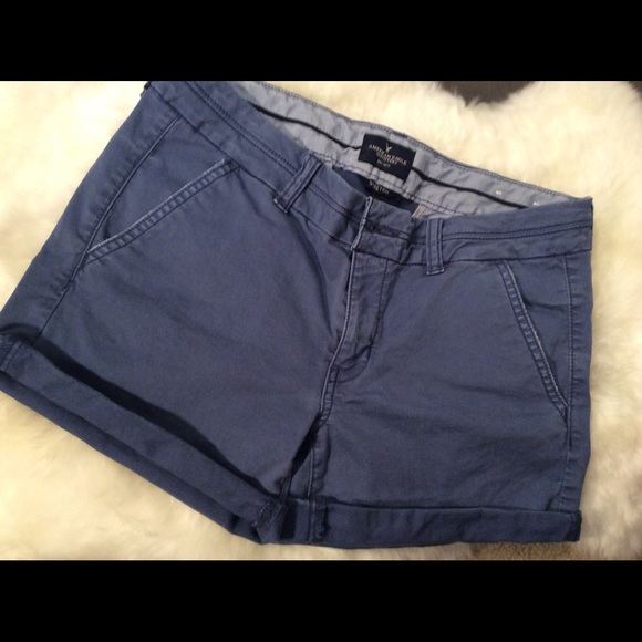 American Eagle Midi shorts