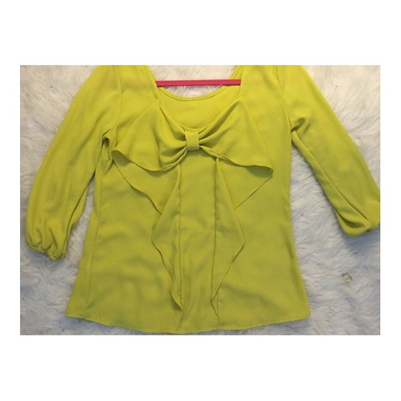 Green bow back shirt - Picture 2 of 3