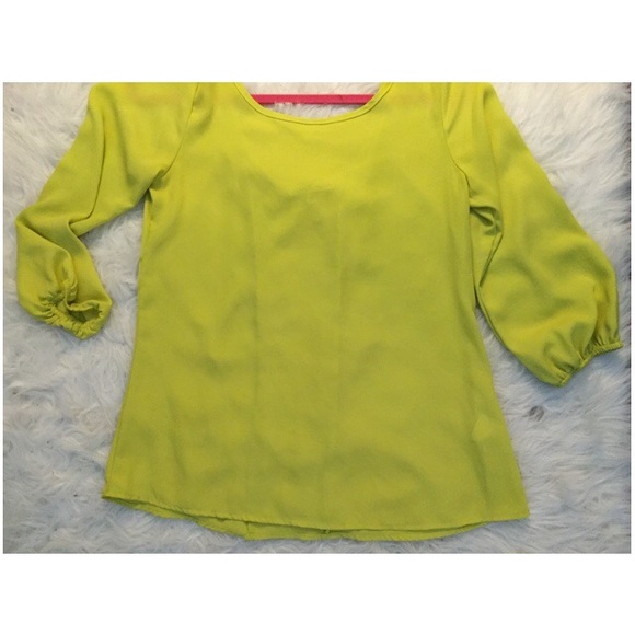 Green bow back shirt - Picture 3 of 3