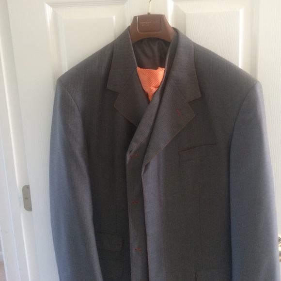 Men's Suit! - Picture 2 of 3