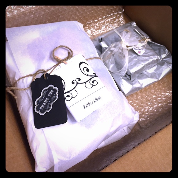 Shipping out an order is so much fun!!! 😃👍🏼