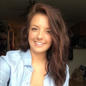 Meet your Posher, Leah