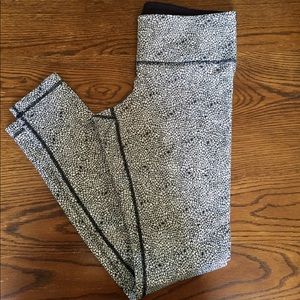 Lululemon Wunder Under Pants sz 8 GUC Floral Denim