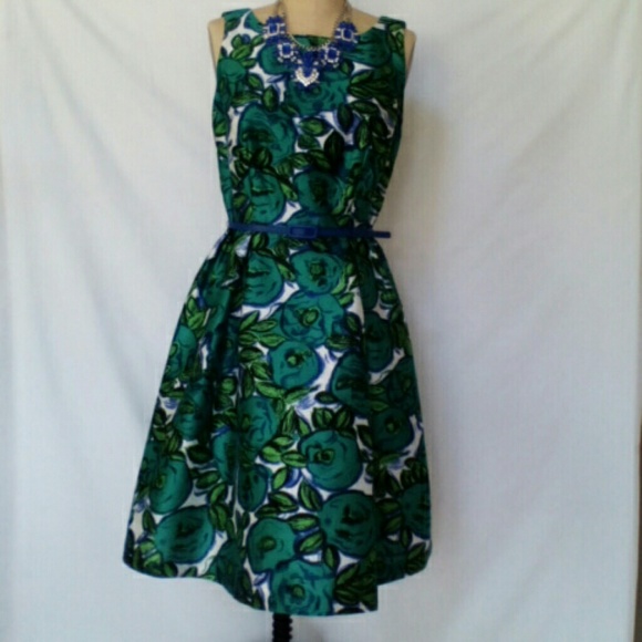 Dress - Picture 1 of 4