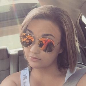 Meet your Posher, Caren