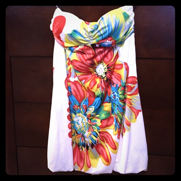Strapless & precious!!!