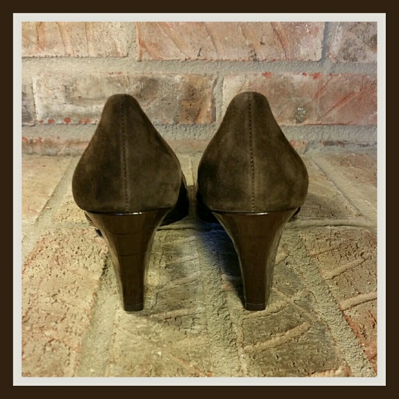 🔻FINAL MARKDOWN🔻 Leather Peep Toe Pumps - Picture 3 of 4