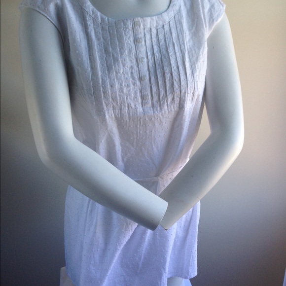 Sweet white tunic