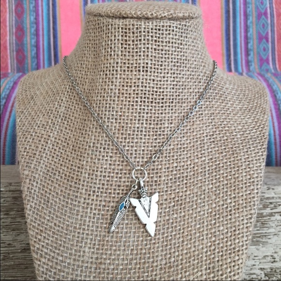 Native indian spear necklace