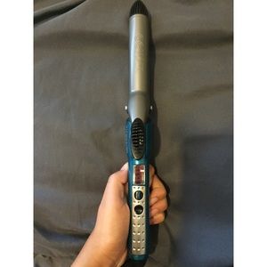 Conair curling iron 💙