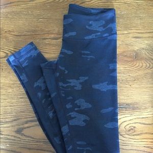 Lululemon lotus Camo oil slick wunder under pants