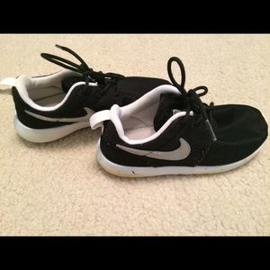 KIDS Nike roshes